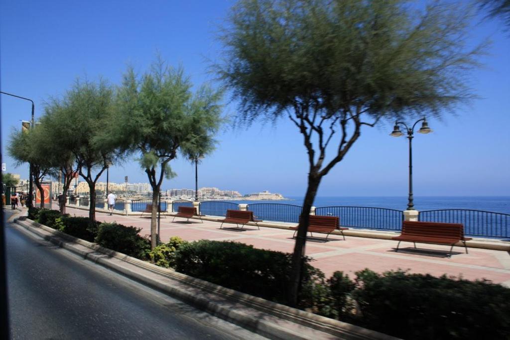 Stunning 3Br Apartment With Marina Views Ta Xbiex Kültér fotó